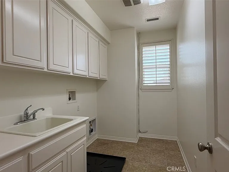 8359 Fiske Dr — Photo 13
