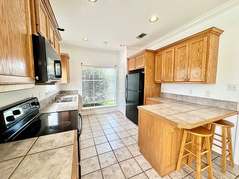 413 Lake Worth Dr — Photo 3