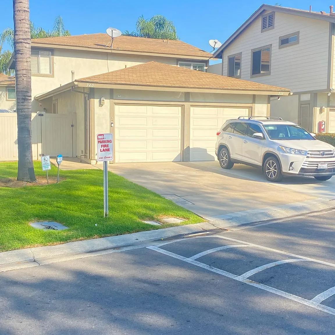 2 bed, 1.5 bath, 1372 sqft, $2,595 — Photo 1