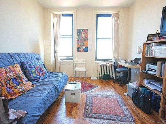 2nd image of 120 Macdougal St APT 25