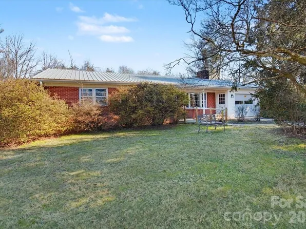 297 Banner Farm Rd, Mills River, NC 28759