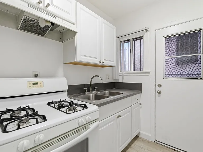 1426 S Bonnie Brae Street — Photo 4