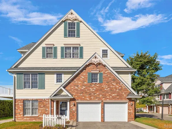 26018 Felicity Lndg #8, Harrison Township, MI 48045