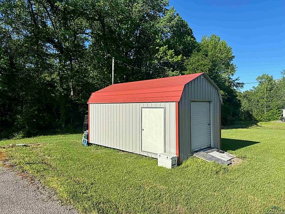 3rd image of 115 Berry Ln