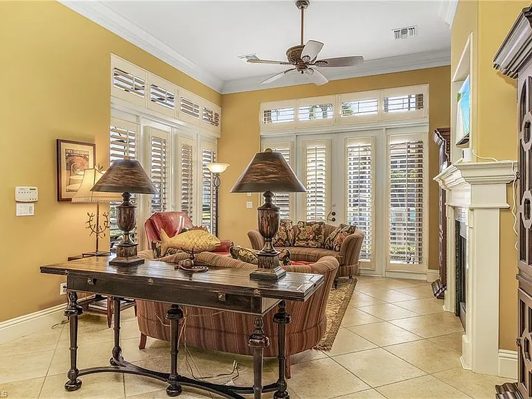 540 Snell Ct — Photo 3