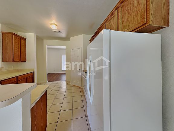 3rd image of 5112 Parkplace Dr