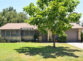 710 Sunset Dr, Garland, TX 75040
