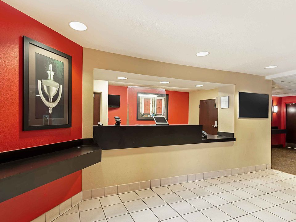 Lobby and Guest Check-in