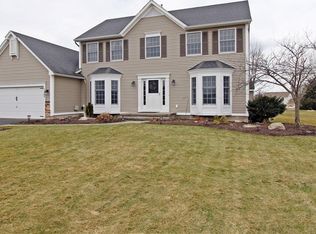 1567 Barrow Hl, Webster, NY 14580