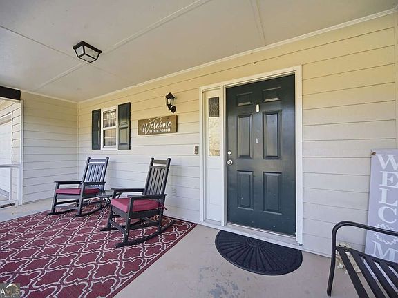 4th image of 10 Stoneview Cir