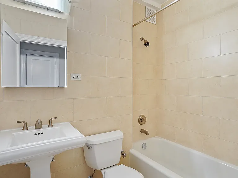 20 Park Ave #9G — Photo 8