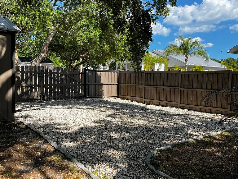 3403 Saxon Dr — Photo 50