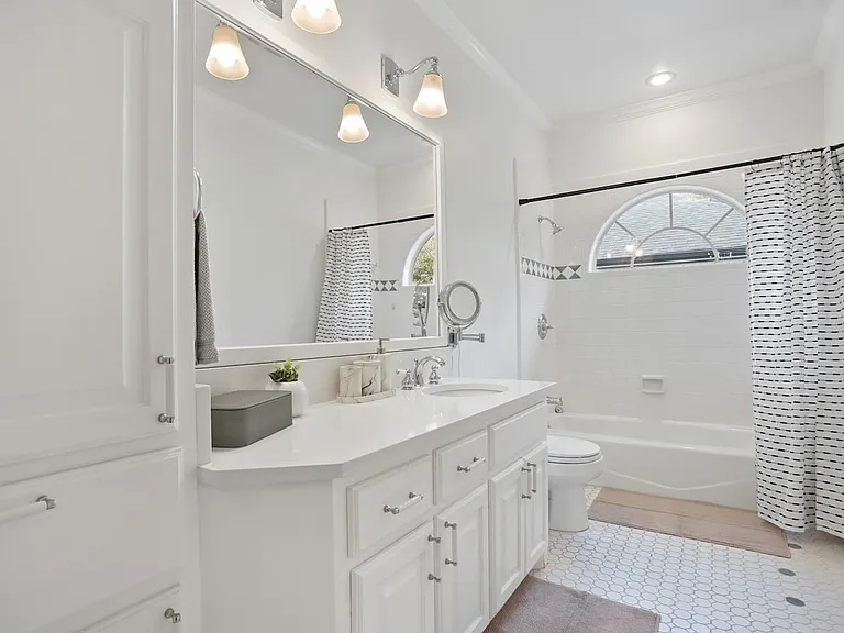 1802 Brackenridge St — Photo 33
