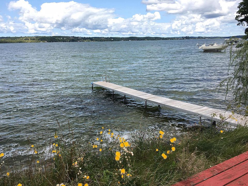 View of Lake Leelanau, 100' private frontage!