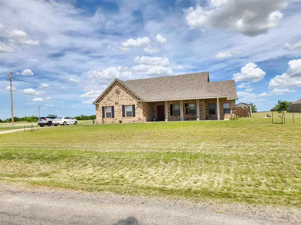 11976 NE Happy Hollow Rd, Elgin, OK 73538