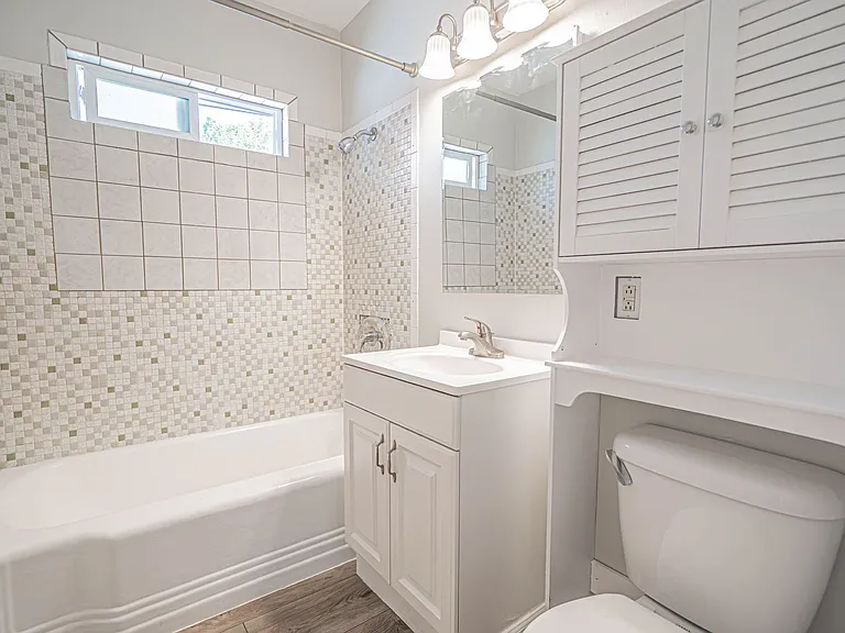 2031 N Parish Pl — Photo 10