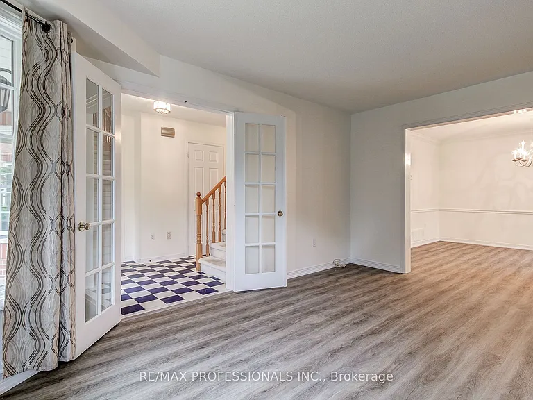 2145 Country Club Dr E #23 — Photo 4