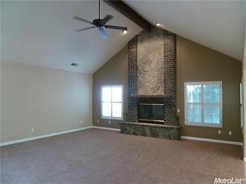 3rd image of 106 Woodview Ct