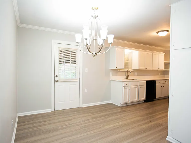 3804 Pine Cone Dr — Photo 8