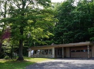 10093 Center Rd, Traverse City, MI 49686