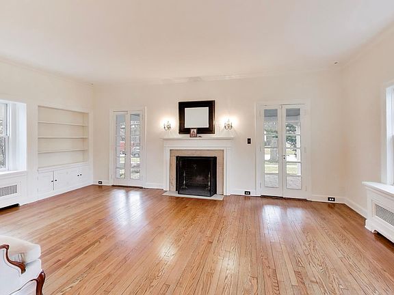 3rd image of 100 Arthur St