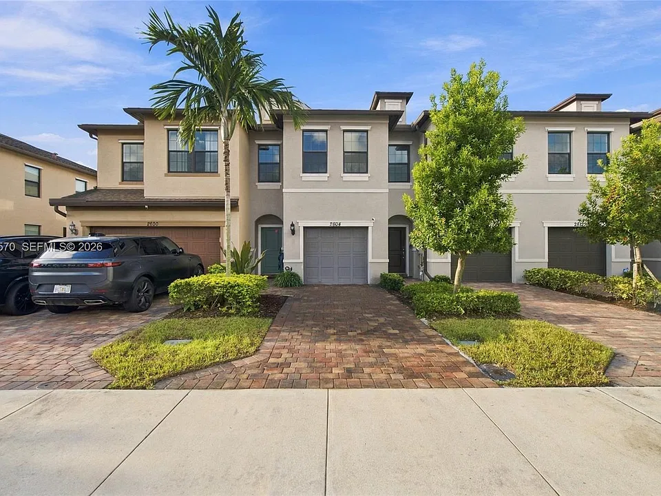 2804 Troubadour St