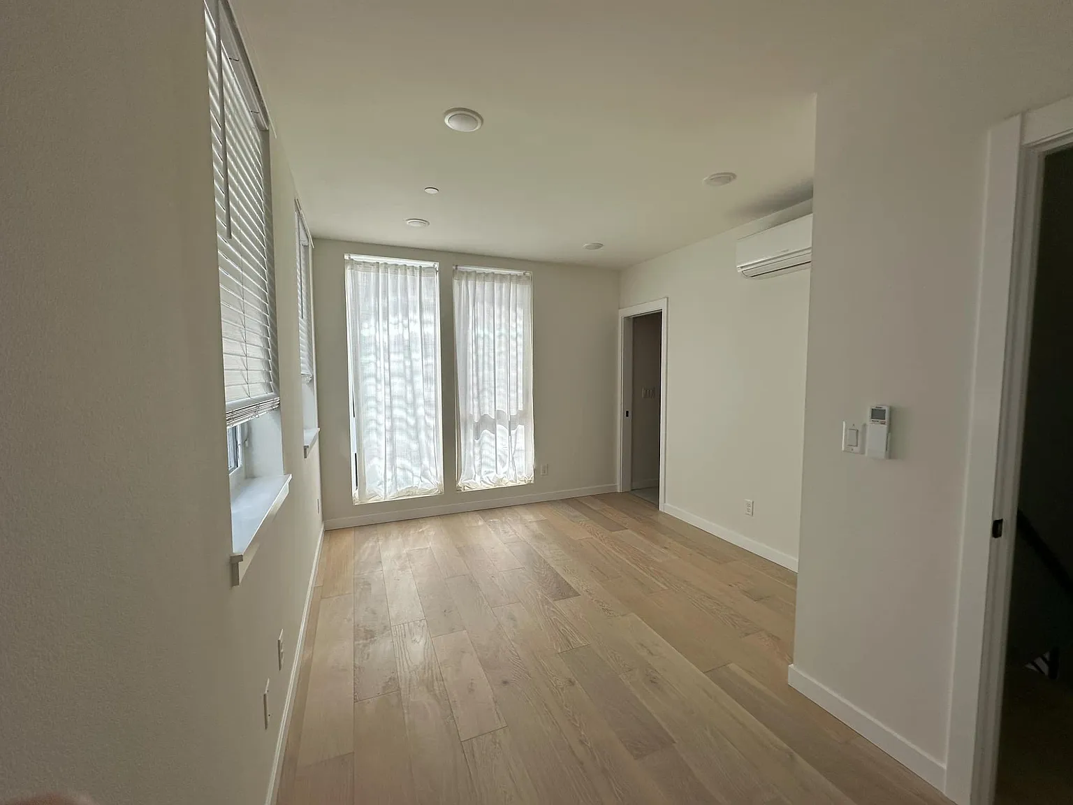 2 bed, 1630 sqft, $3,300 — Photo 4
