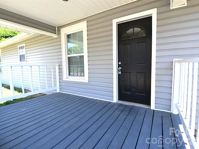 220 Odell Dr NW — Photo 3