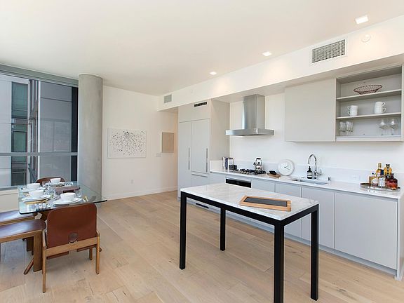 5th image of 1545 Pine St APT 512