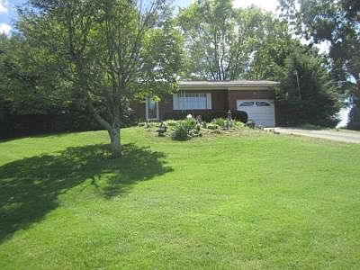 1st image of 1 Pinehill Est