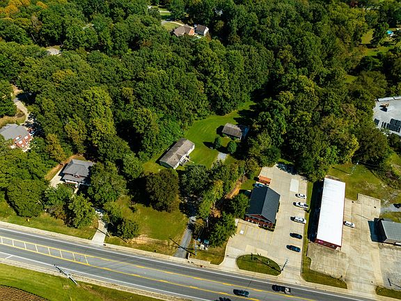 4th image of 2012 Highway 49 E