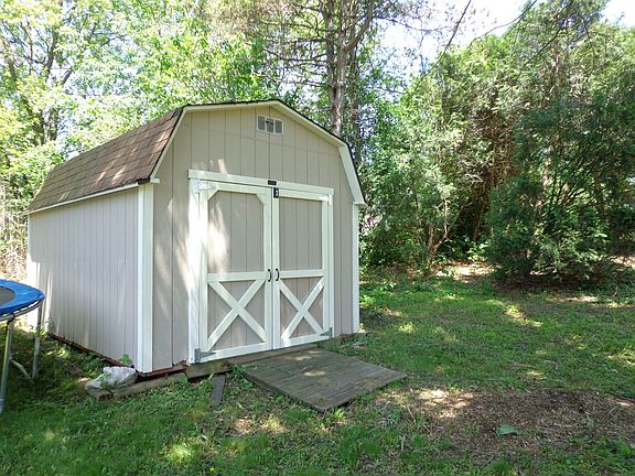5th image of 2950 Boerderij Way