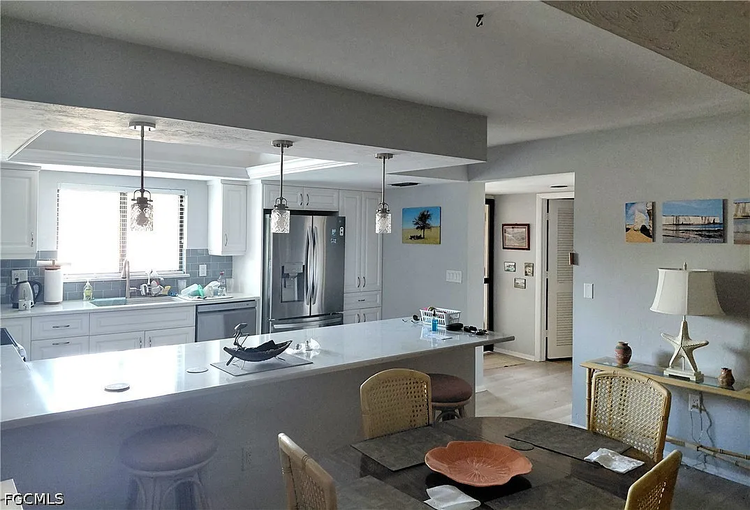 2 bed, 2.0 bath, 1583 sqft, $5,500 — Photo 4