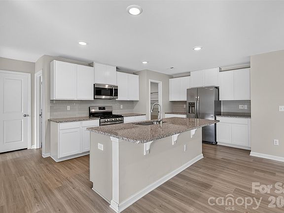 5th image of 1503 Forkhorn Dr