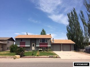 459 7th St, Mountain View, WY 82939