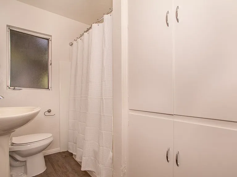 4205 Monroe Ave — Photo 12
