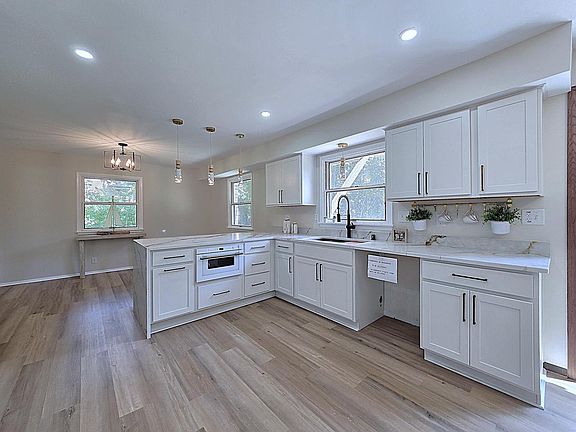 3rd image of N85W17745 Ann AVENUE