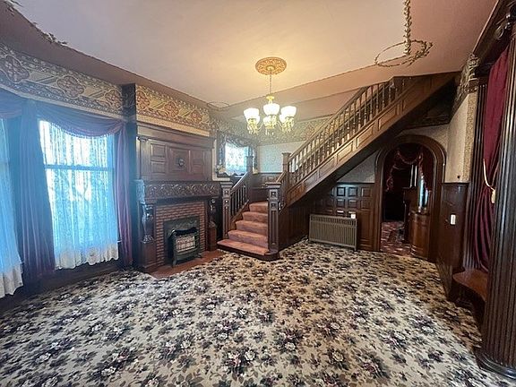 4th image of 339 W 21st St