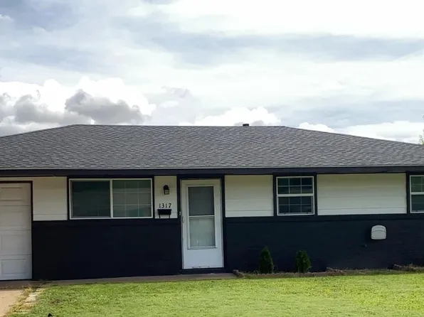 1317 N 18th St, Enid, OK 73701