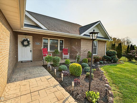4th image of 410 Garden Meadow Dr