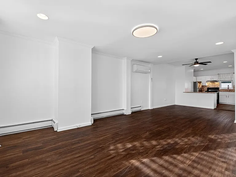 104 McAdoo Ave — Photo 4