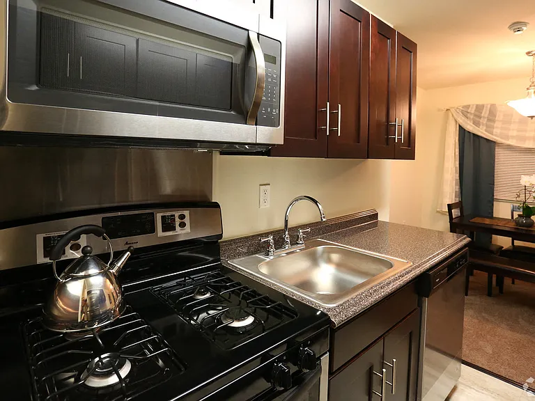 Autumn Ridge Apartments — Photo 7