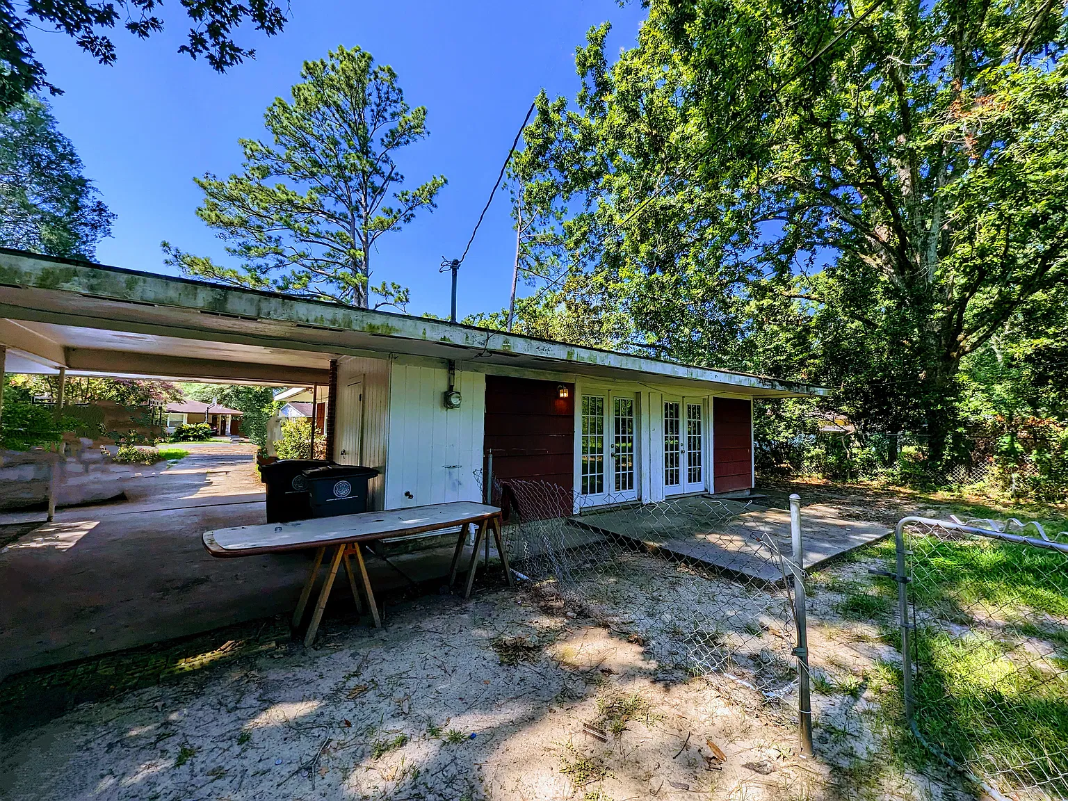 3 bed, 988 sqft, $1,100 — Photo 3