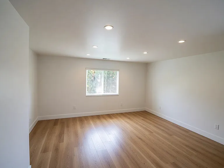 5921 Woodruff Ave #4 — Photo 2