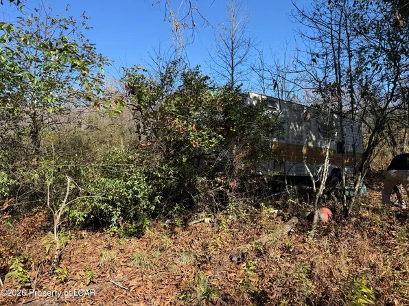 Apple Tree Rd, Pittston, PA 18643