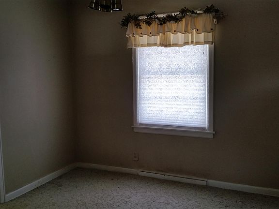 3rd image of 2514 E Gate Pkwy