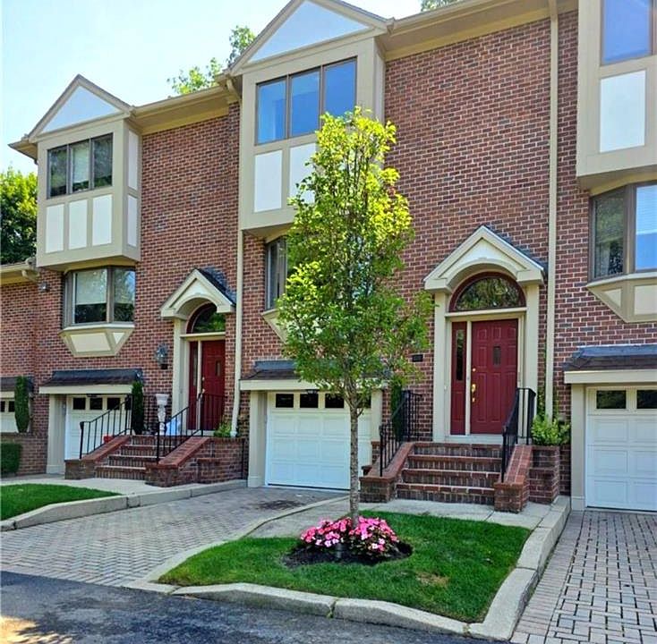 1st image of 203 Dean Ridge Ct