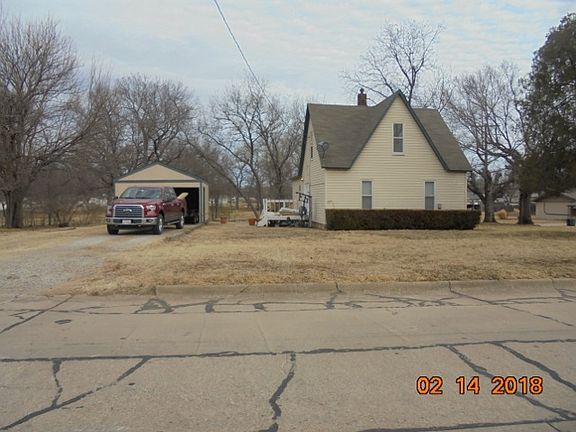 3rd image of 900 N Birch St
