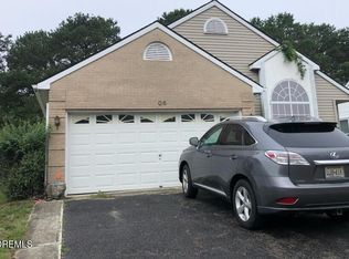 106 Narberth Way, Toms River, NJ