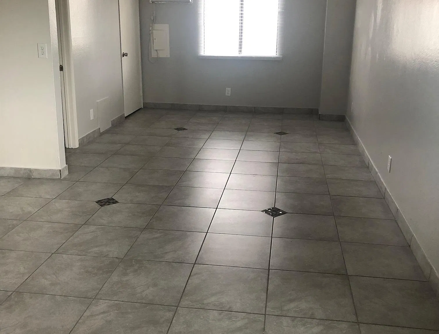 Studio, 417 sqft, $1,095 — Photo 2